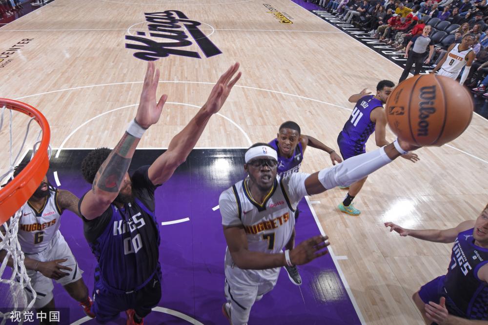 他對後防穩 他對後防穩